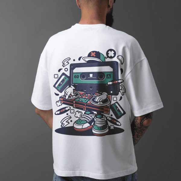 White oversized t-shirt with vintage cassette tape print – Funkyolo