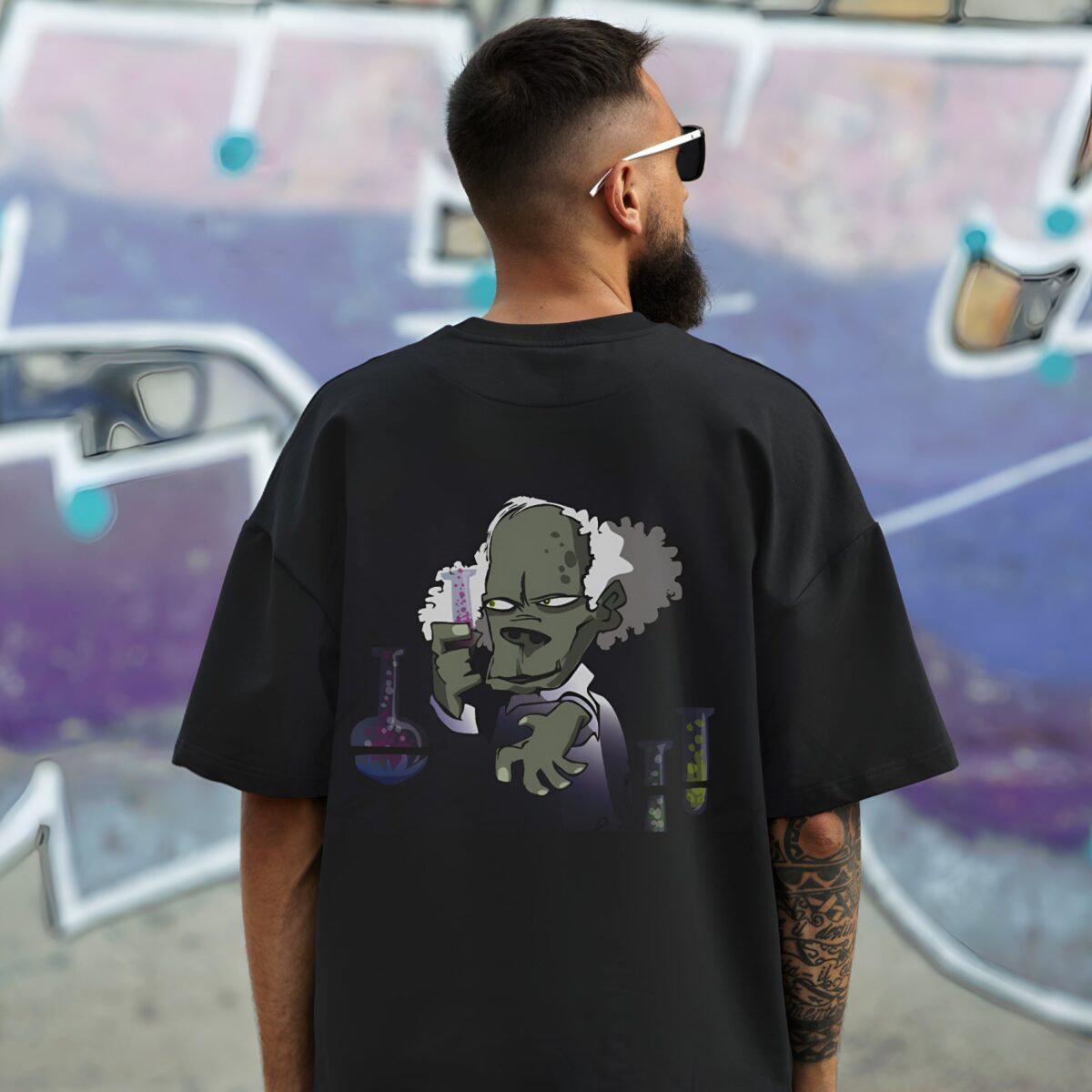 Black oversized t-shirt with abstract chemical ghost print – Funkyolo